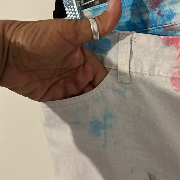 Taxi Tie Dye Shorts - Picture 3 of 6